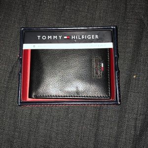 Tommy Hilfiger wallet